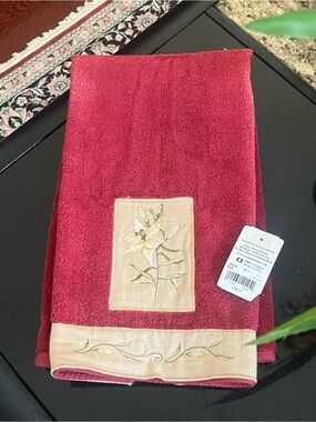 Avanti Burgundy Embroidered Floral Hand Towel